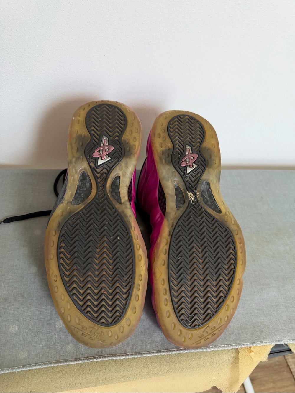 Nike pink Foamposite - Picture 8 of 8